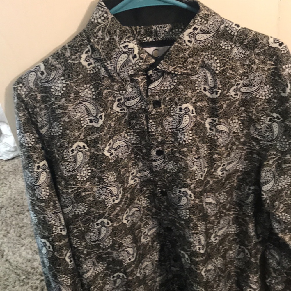 Button-Up Paisley Shirt - Picture 3 of 5